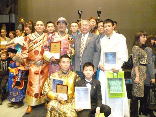 Япон дууны шилдэг хөөмийчид шалгарлаа